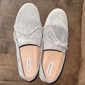 Steve Madden Gray Fringe Loafers size 11
